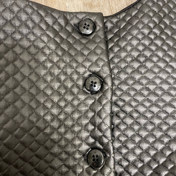 Faux Leather quilted top with gold metal zippers - Picture 7 of 14